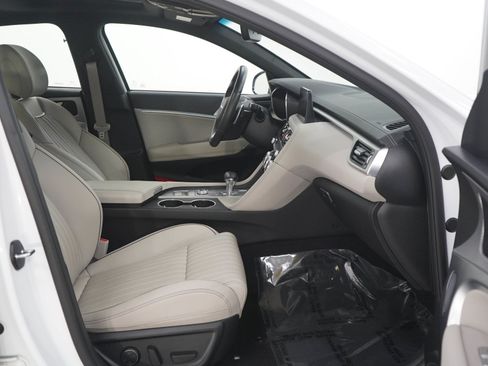 Used 2023 Genesis G70 2.0T w/ Sport Prestige Package AWD/4WD image 11