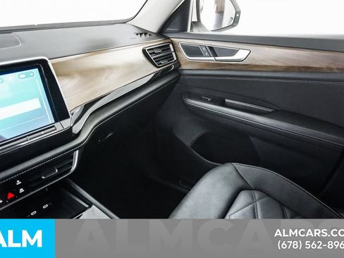 Used 2025 Volkswagen Atlas SE FWD image 43