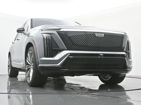 New 2026 Cadillac Vistiq Premium Luxury w/ LPO, Floor Liner Package image 22