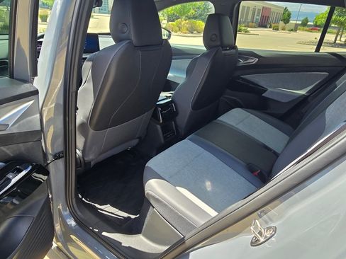 Used 2024 Volkswagen ID.4 2WD image 15