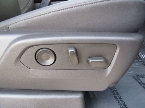 Used 2025 GMC Sierra 1500 SLT image 19