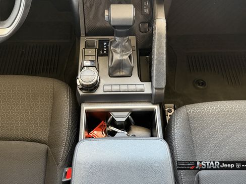 Used 2025 Toyota 4Runner SR5 AWD/4WD image 16