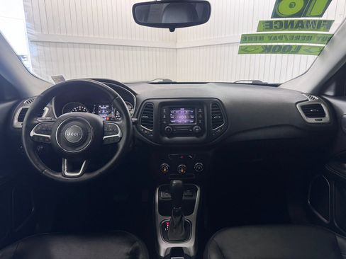 Used 2018 Jeep Compass Latitude w/ Safe & Security Group FWD image 17
