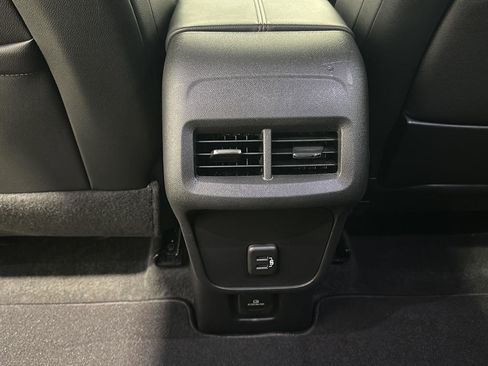 Used 2024 GMC Terrain SLT image 19