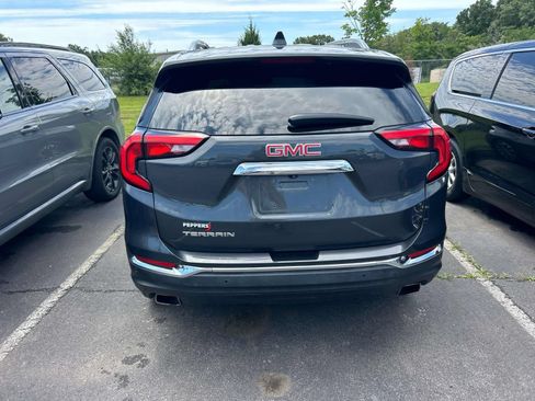 Used 2019 GMC Terrain SLT w/ Preferred Package FWD image 4
