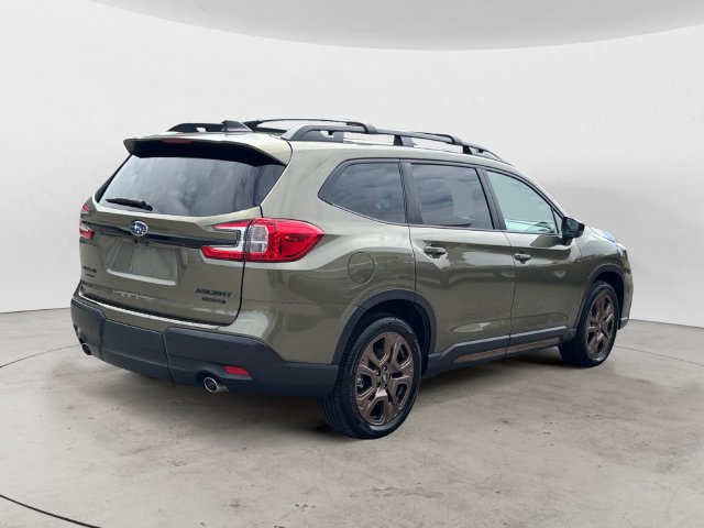 Used 2025 Subaru Ascent Bronze Edition AWD/4WD image 5