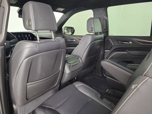 Used 2021 Cadillac Escalade Luxury RWD image 13