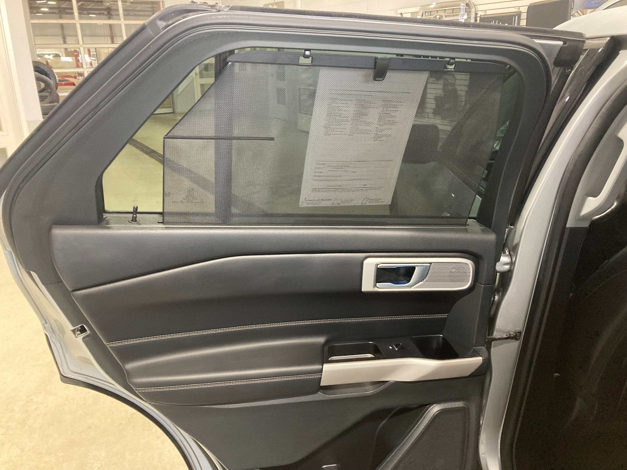 Used 2023 Ford Explorer Limited w/ Equipment Group 301A AWD/4WD image 17