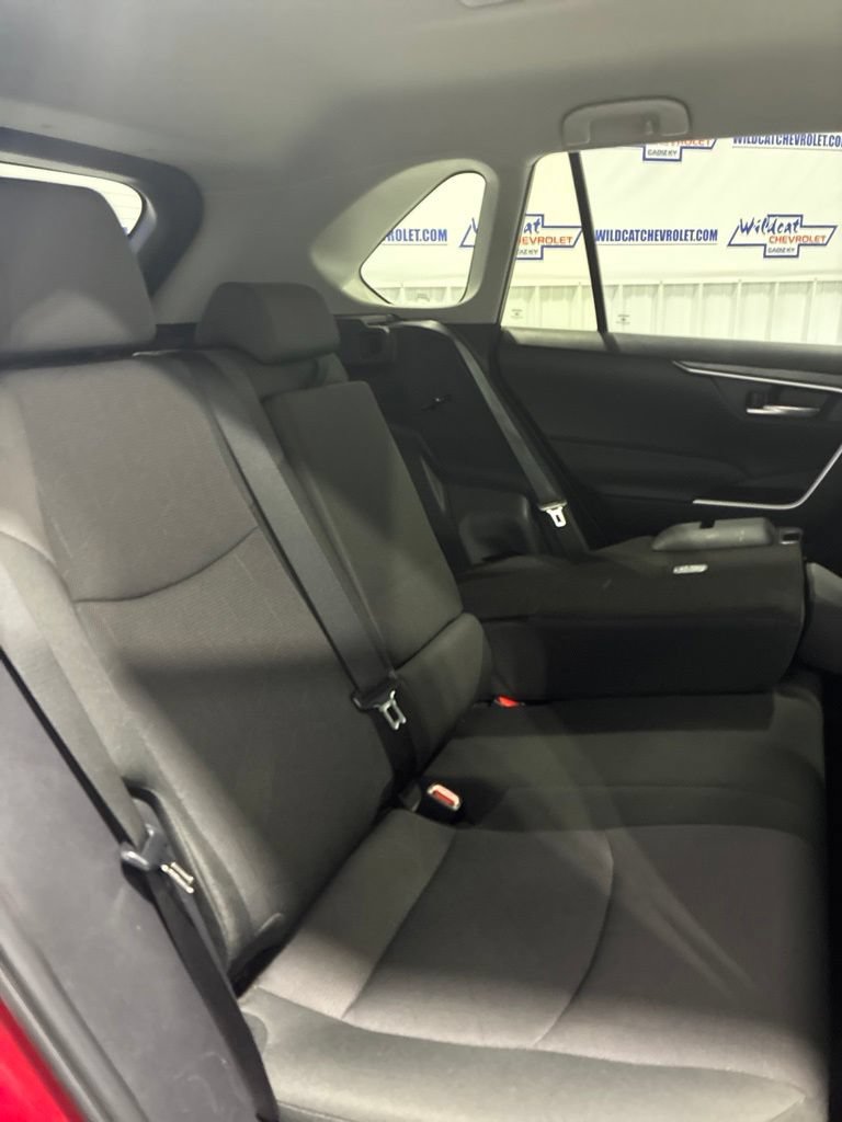 Used 2025 Toyota RAV4 XLE AWD/4WD image 36