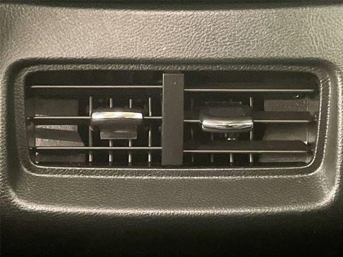 Used 2023 Ford Edge Titanium image 23