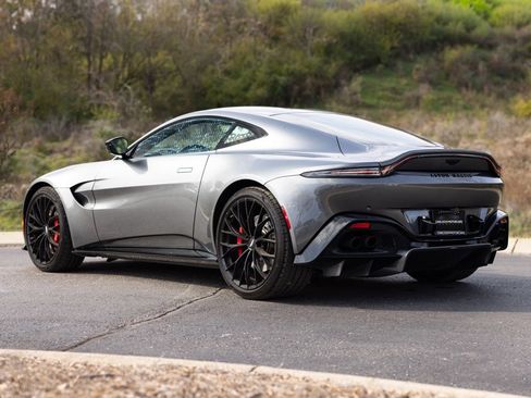 Used 2023 Aston Martin V8 Vantage Coupe image 6