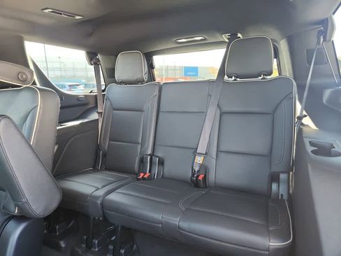 Used 2022 GMC Yukon SLT w/ SLT Luxury Package image 15