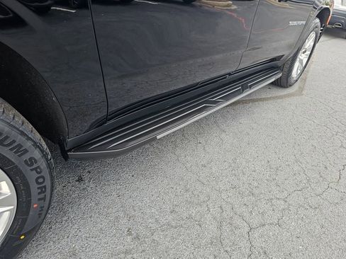 Used 2021 Chevrolet Suburban Premier w/ Premium Package image 10