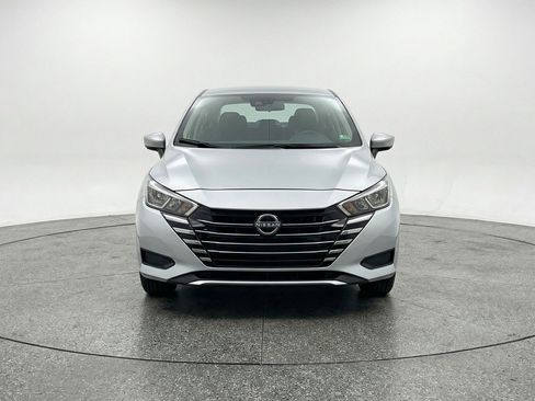 Used 2025 Nissan Versa SV image 2