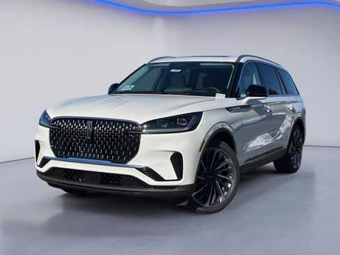 New 2026 Lincoln Aviator Reserve w/ Luxury Package image 2