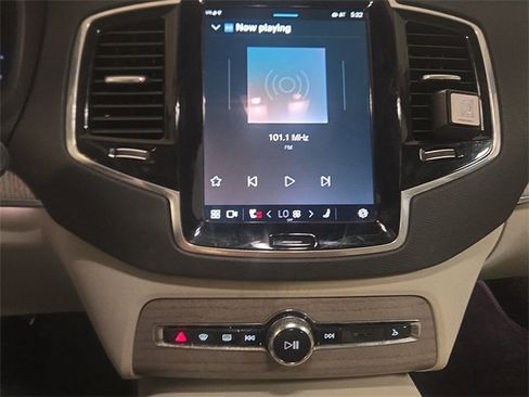 Used 2023 Volvo XC90 B6 Plus image 16