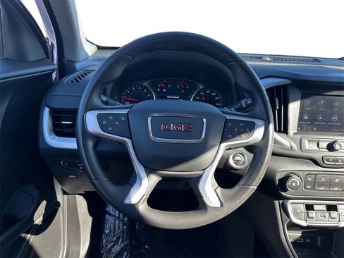 Used 2022 GMC Terrain SLE image 12