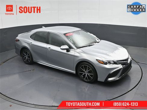 Used 2024 Toyota Camry SE image 43