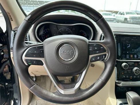 Used 2019 Jeep Grand Cherokee Overland AWD/4WD image 19