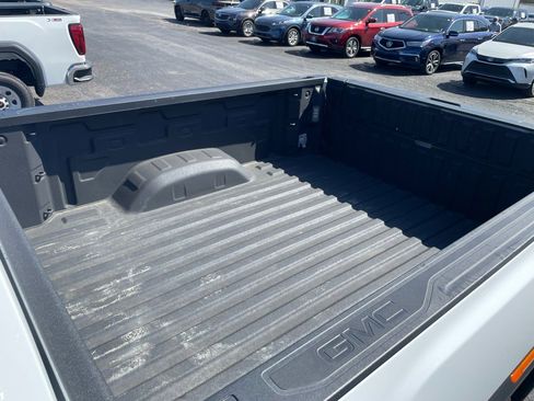 Used 2024 GMC Sierra 2500 AT4 image 19