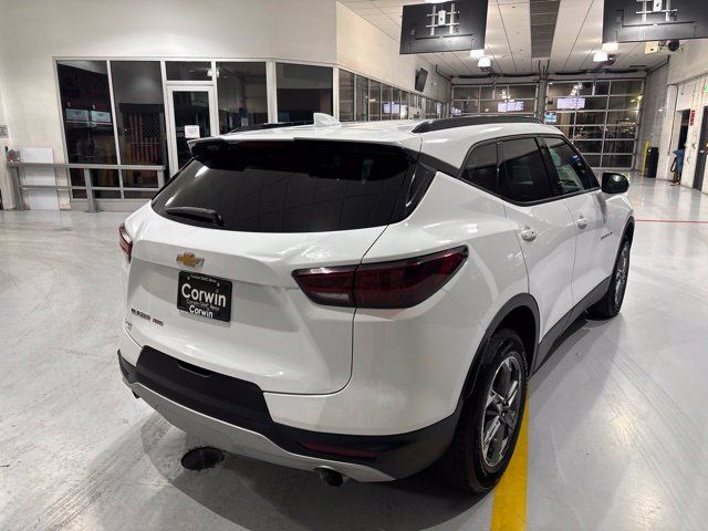 Used 2025 Chevrolet Blazer LT w/ Convenience Package AWD/4WD image 9