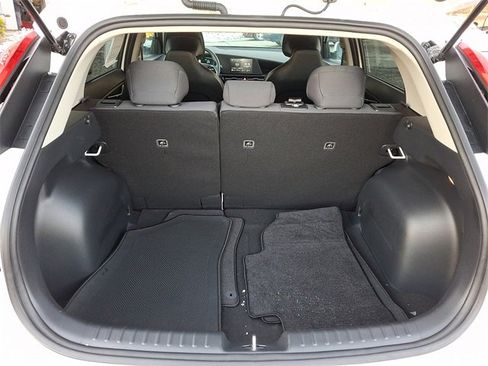 Certified 2025 Kia Niro LX image 27