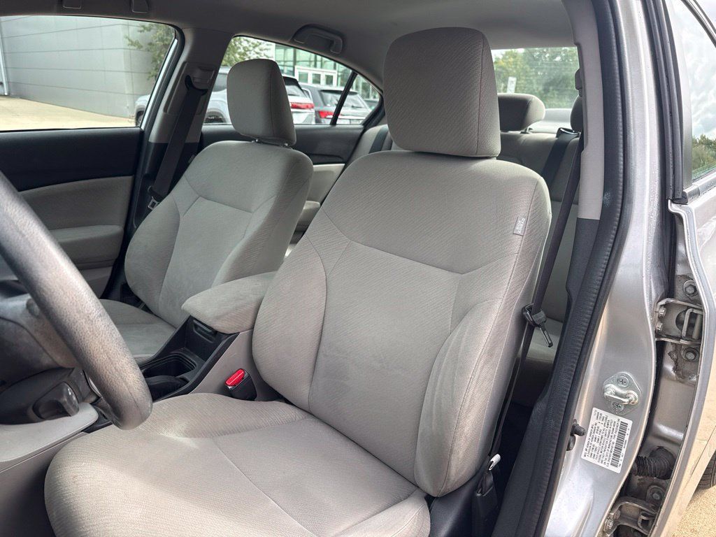 Used 2013 Honda Civic LX image 5