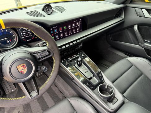 Used 2022 Porsche 911 Carrera RWD image 35