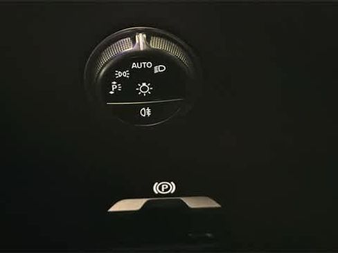 Certified 2025 Mercedes-Benz GLC 300 4MATIC image 17