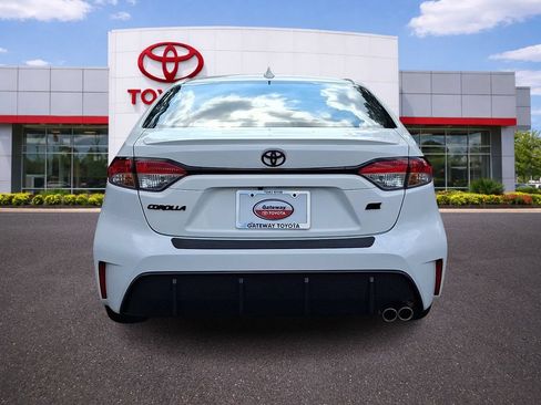 Used 2024 Toyota Corolla SE w/ SE Premium Package FWD image 5