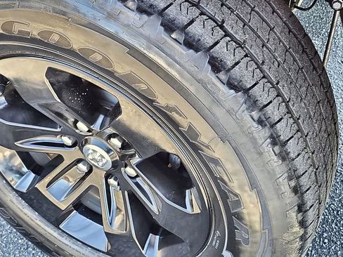 Used 2024 RAM 1500 Laramie image 13