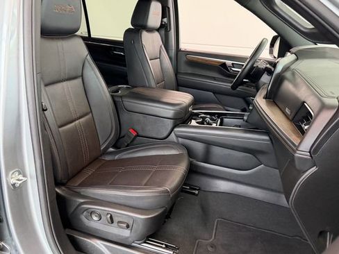 Certified 2025 Chevrolet Tahoe High Country RWD image 16