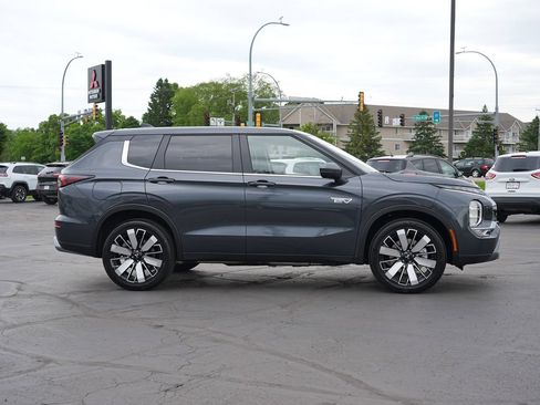 New 2026 Mitsubishi Outlander SE AWD/4WD image 2
