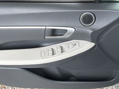 Used 2025 Hyundai Sonata SEL FWD image 3