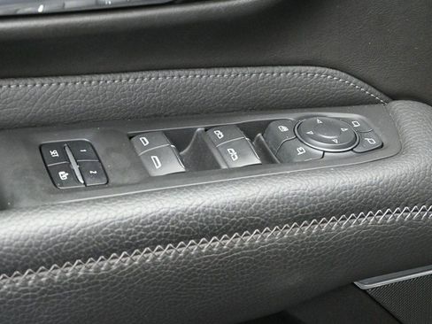 Used 2021 GMC Yukon Denali w/ Advanced Technology Package AWD/4WD image 15