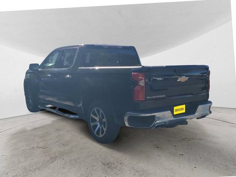 Used 2022 Chevrolet Silverado 1500 LTZ w/ LTZ Premium Package AWD/4WD image 3