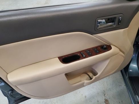 Used 2011 Ford Fusion SEL image 11
