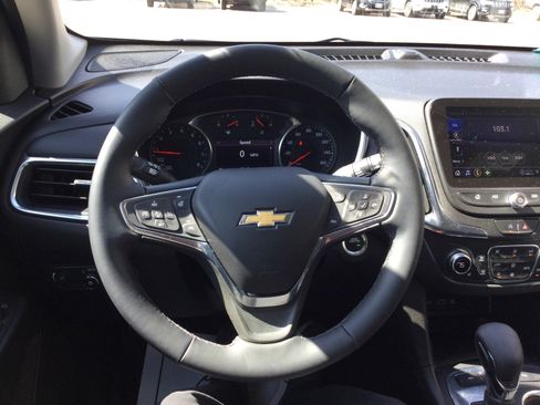 Used 2023 Chevrolet Equinox LT image 17