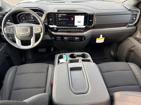 Used 2025 GMC Sierra 1500 Elevation image 12