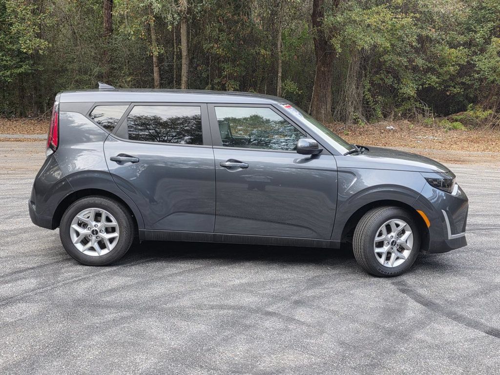 Used 2023 Kia Soul LX w/ LX Technology Package FWD image 29