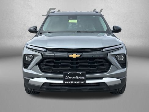 Used 2025 Chevrolet TrailBlazer LT image 3