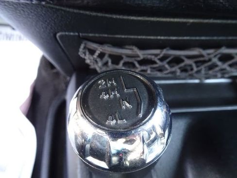 Used 2016 Jeep Wrangler Unlimited Sahara image 23