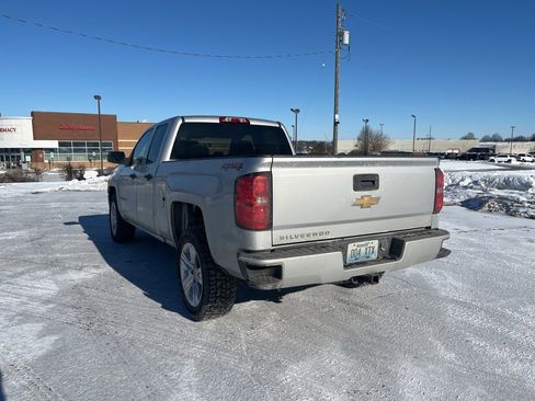 Used 2018 Chevrolet Silverado 1500 Custom w/ Custom Value Package image 4
