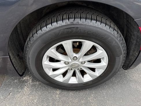Used 2020 Chrysler Pacifica Touring-L FWD image 25