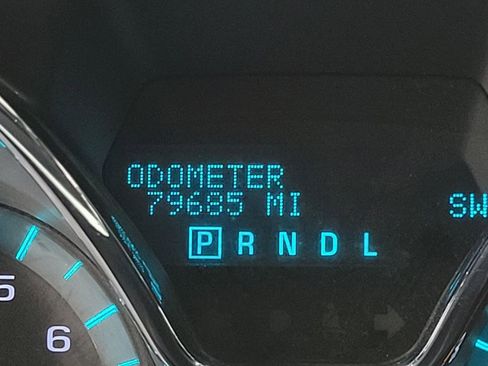 Used 2015 Chevrolet Traverse LT w/ Style and Technology Package FWD image 2