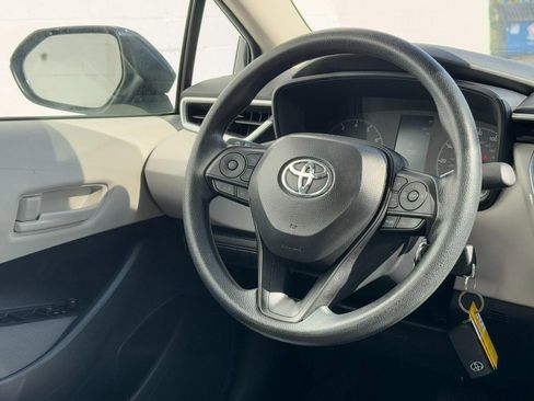Used 2025 Toyota Corolla LE image 12