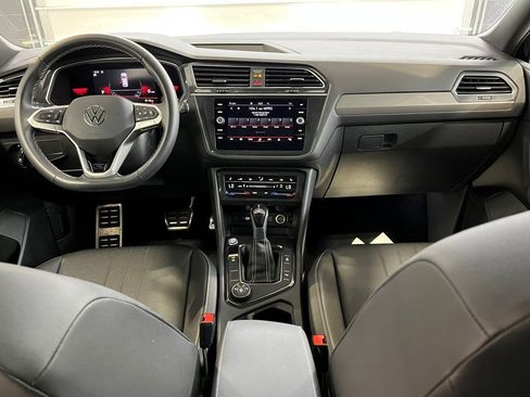 Used 2023 Volkswagen Tiguan SE R-Line image 19