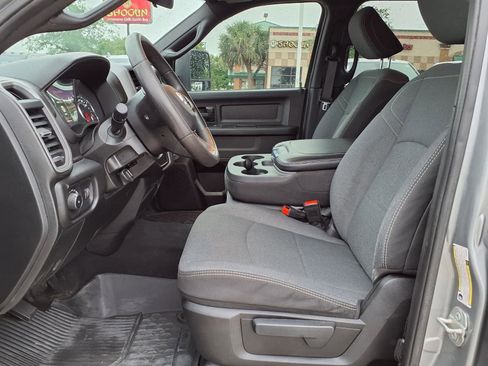 Used 2024 RAM 2500 Tradesman w/ Chrome Appearance Group AWD/4WD image 17