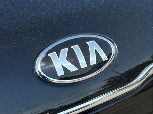 Used 2016 Kia Soul + FWD image 29