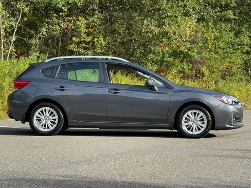 Used 2018 Subaru Impreza 2.0i Premium image 4